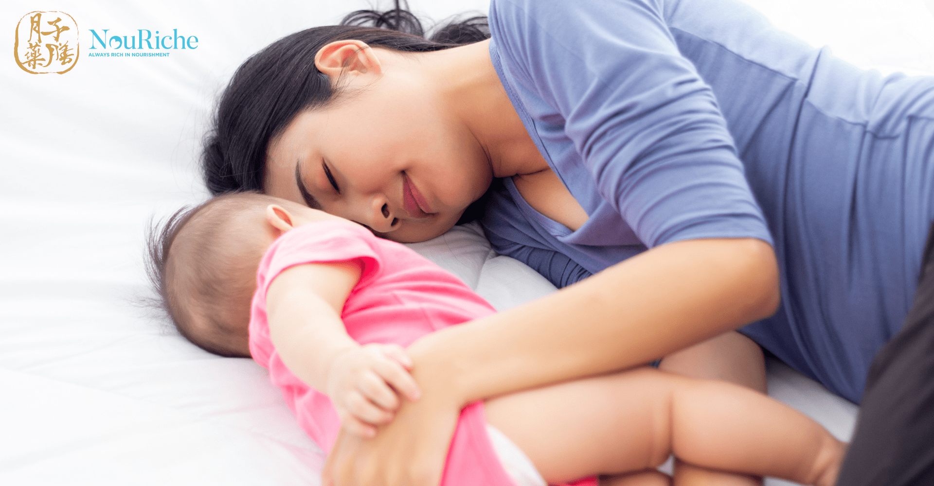 a mum sleeping with her newborn - Confinement Tips for new moms